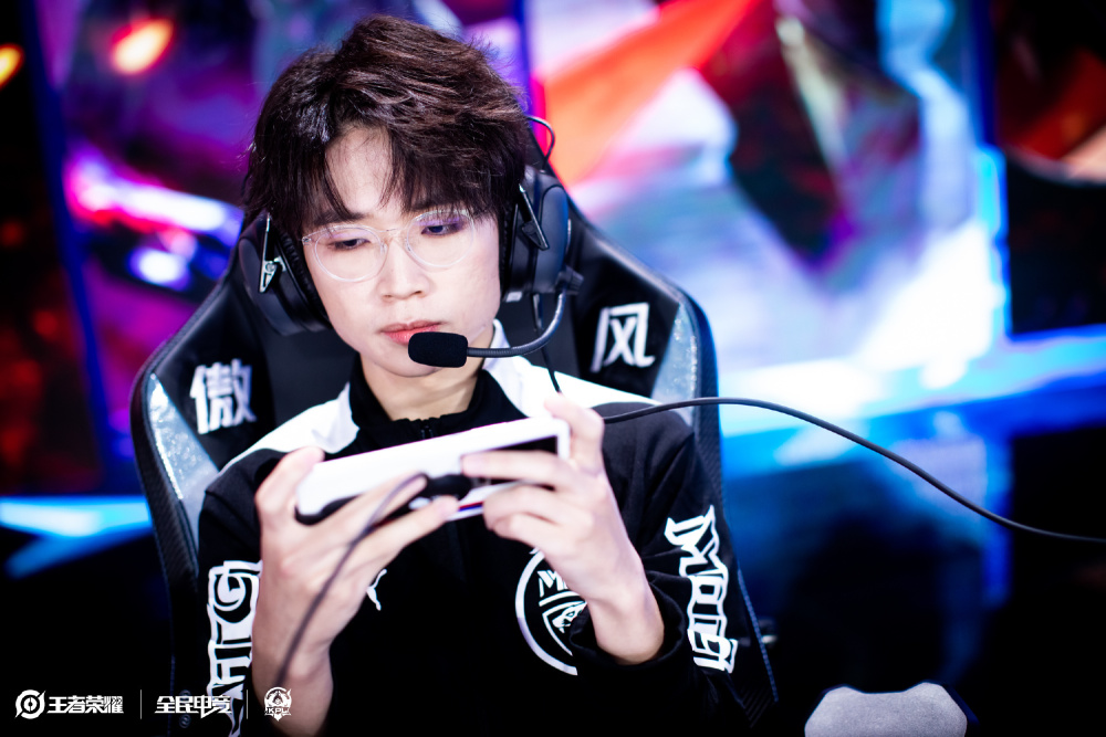 前保持镇静 前保持镇静